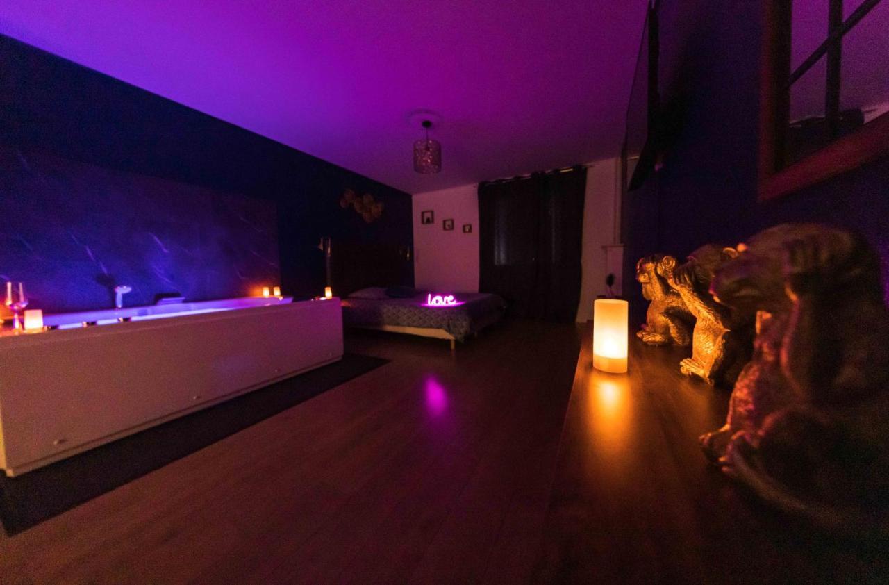 * & Detente # Privee # # Netflix * * Tours
