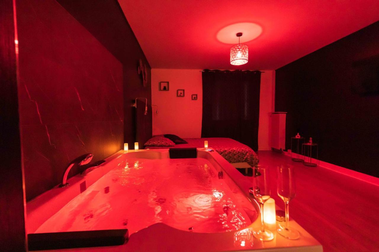 * & Detente # Privee # # Netflix * Apartment *